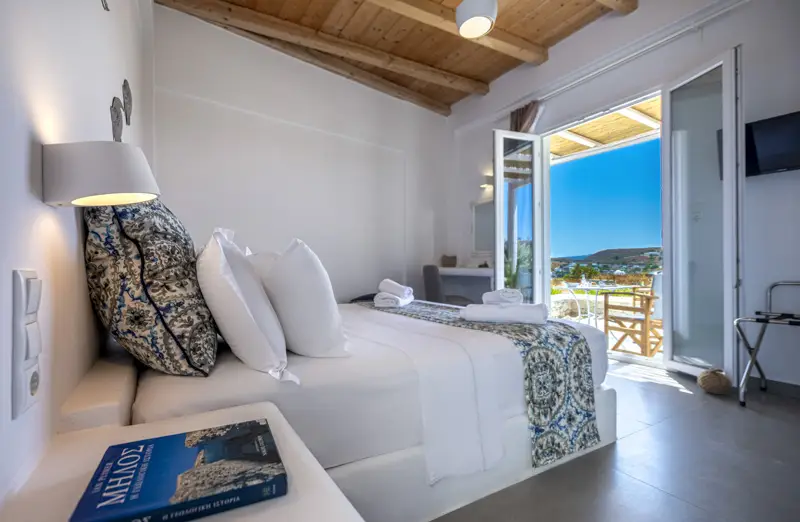 Lithos Suites Milos